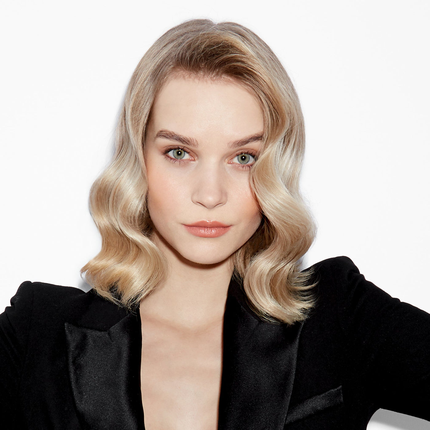 ghd Curve® Classic Curl Tong (26mm) classic style curls finish